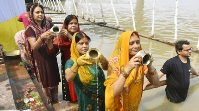 Chhath devotees started preparing for the four-day-long Chhath Puja days before the festival. (HT Photo/Santosh Kumar)