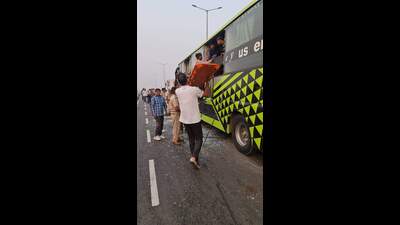 Two killed, 20 injured in bus-truck collision in Karnal