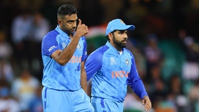 India's Ravichandran Ashwin (L) India's Ravichandran Ashwin (L)
