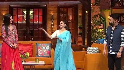 Katrina Kaif, Sumona Chakravarti and Kapil Sharma on sets of The Kapil Sharma Show. Katrina Kaif, Sumona Chakravarti and Kapil Sharma on sets of The Kapil Sharma Show.