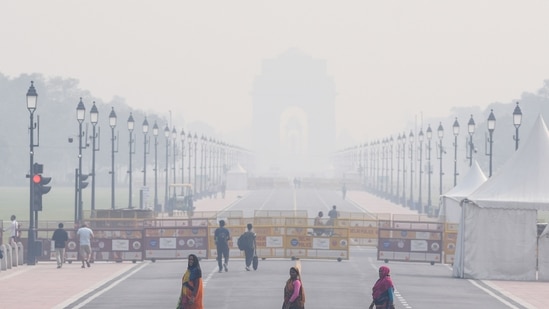 A thick layer of smog covers Kartavya Path in the morning, in New Delhi on Friday. (ANI Photo)