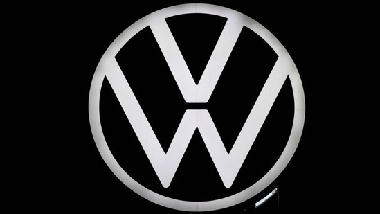 Volkswagen sees growth next year despite worsening economic outlook ...