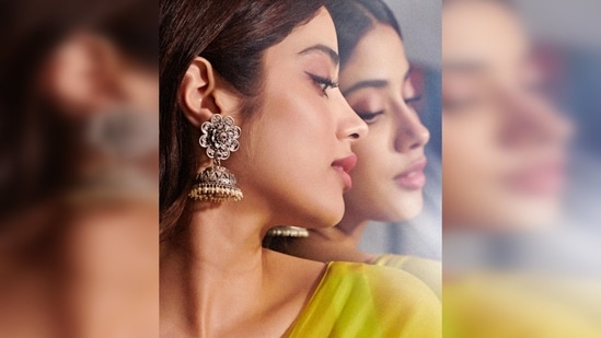 Janhvi Kapoor middle parted her long luscious tresses and left it open. For makeup, she opted for the subtle glam look.(Instagram/@janhvikapoor)