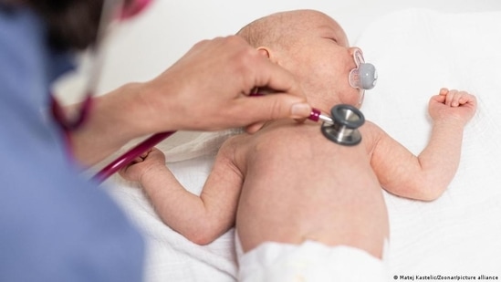 Babies who are born prematurely are at a higher risk of developing a more serious case of RSV than babies born full-term, doctors say. (Matej Kastelic/Zoonar/picture alliance )