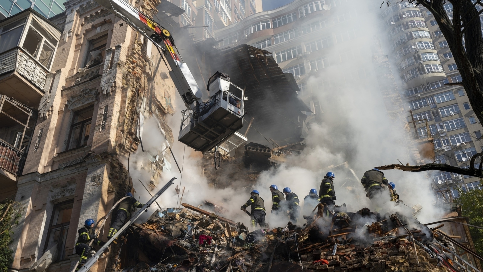 Economic headwinds are hurting the world Economic headwinds are hurting the world