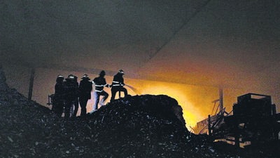 Pune Municipal Corporation (PMC) fire chief Devendra Potphone said that the first incident took place near Apsara theatre where a garbage heap suddenly caught fire around 6.30 pm. (REPRESENTATIVE PHOTO)