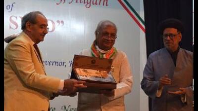 Kerala governor releases collection of Sir Syed’s work (HT)