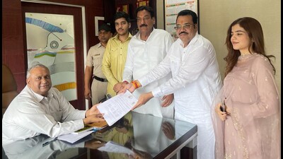 Plunging into grassroot politics, kin of heavyweights too in fray for zila parishad polls Plunging into grassroot politics, kin of heavyweights too in fray for zila parishad polls