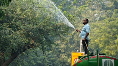 The India Meteorological Department (IMD) said calm winds prevailed at night. Moderate wind speed (up to 8 kmph) is predicted during the day, it added. (PTI) The India Meteorological Department (IMD) said calm winds prevailed at night. Moderate wind speed (up to 8 kmph) is predicted during the day, it added. (PTI)