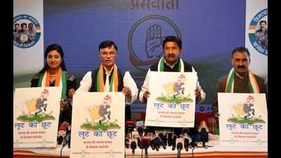 Congress leaders during the press conference on issuing a chargesheet against the alleged corruption in BJP government in Shimla on Saturday. (Deepak Sansta/HT) Congress leaders during the press conference on issuing a chargesheet against the alleged corruption in BJP government in Shimla on Saturday. (Deepak Sansta/HT)