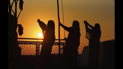 College students in Delhi to celebrate Chhath Puja with their loved ones. (Photo: Shutterstock)