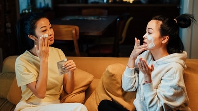 How to break the ice between skin and retinol? Experts answer (cottonbro) How to break the ice between skin and retinol? Experts answer (cottonbro)