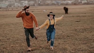 Fashion tips: Here are the best fabrics that can suit your body type this winter (Photo by sept commercial on Unsplash) Fashion tips: Here are the best fabrics that can suit your body type this winter (Photo by sept commercial on Unsplash)