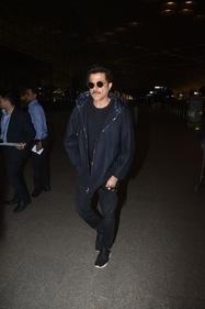 Anil Kapoor at Mumbai airport. (Varinder Chawla) Anil Kapoor at Mumbai airport. (Varinder Chawla)