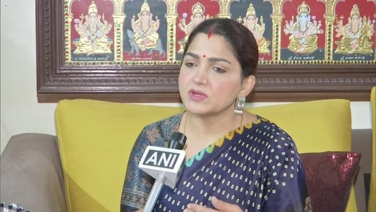 BJP leader Khushbu Sundar said she is not ready to accept Saidai Sadiq's apology for calling actor-politicians 'items'