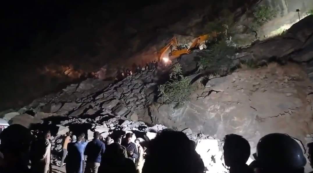 Two landslides hit the power project in Kishtwar. (HT Photo ) Two landslides hit the power project in Kishtwar. (HT Photo )