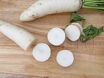 Mooli leaves are a storehouse of vitamin C, vitamin B6, magnesium, phosphorus and iron and also make your bones stronger being a good source of calcium.