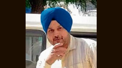 Sacked Crime Investigation Agency in-charge of Mansa police Pritpal Singh has been seen with aide of gangster Deepak Tinu at a night club in a viral video. (Ht file photo) Sacked Crime Investigation Agency in-charge of Mansa police Pritpal Singh has been seen with aide of gangster Deepak Tinu at a night club in a viral video. (Ht file photo)