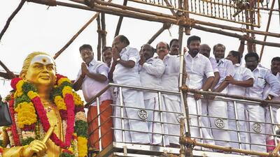 Former Tamil Nadu chief minister O Panneerselvam pays tribute to freedom fighter Muthuramalinga Thevar on his birth anniversary, in Madurai on Sunday. (PTI) Former Tamil Nadu chief minister O Panneerselvam pays tribute to freedom fighter Muthuramalinga Thevar on his birth anniversary, in Madurai on Sunday. (PTI)