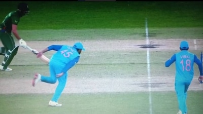 Rohit Sharma left frustrated at himself after missing easy run-out chance Rohit Sharma left frustrated at himself after missing easy run-out chance