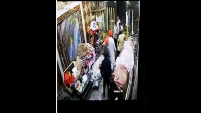 The attack was captured in the CCTV cameras installed both inside and outside the dry cleaner’s shop. (HT Photo)