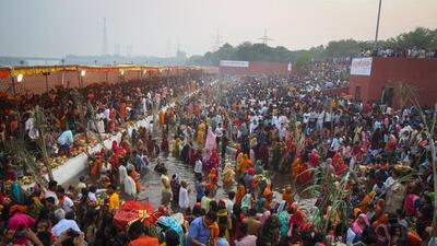 Devotees gathered to perform Chhath Pooja rituals at an artificial pond created by the Delhi government at Chhath Ghat, ITO, on Sunday. (Sanchit Khanna/HT Photo) Devotees gathered to perform Chhath Pooja rituals at an artificial pond created by the Delhi government at Chhath Ghat, ITO, on Sunday. (Sanchit Khanna/HT Photo)