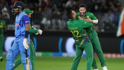 South Africa's Wayne Parnell, right, is congratulated boy teammate Lungi Ngidi after dismissing India's Suryakumar Yadav (AP) South Africa's Wayne Parnell, right, is congratulated boy teammate Lungi Ngidi after dismissing India's Suryakumar Yadav (AP)