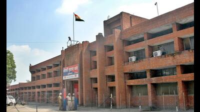 Ludhiana jail officials said the caller claiming to be the PPCC chief told them that he knows the Chief Justice of India and if they didn’t shift one Varinder Thakur Vicky out of the high security zone, he will file a complaint against them with the Scheduled Caste Commission. (HT File)