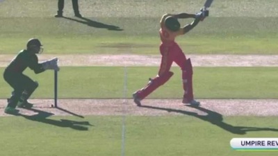 A school-boy error from Nurul Hasan almost cost Bangladesh the game (Screengrab/Twitter)