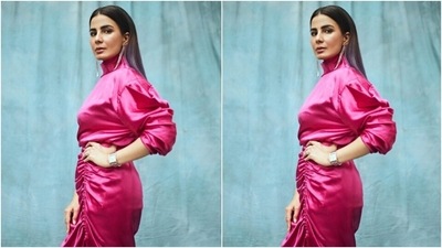 Kirti played muse to fashion designer Payal Singhal and picked a stunning pink ensemble for the promotions. (Instagram/@iamkirtikulhari) Kirti played muse to fashion designer Payal Singhal and picked a stunning pink ensemble for the promotions. (Instagram/@iamkirtikulhari)