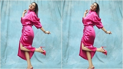 Kirti added more pink vibes to her look in classic pink stilettos from the shelves of Christian Louboutin. (Instagram/@iamkirtikulhari) Kirti added more pink vibes to her look in classic pink stilettos from the shelves of Christian Louboutin. (Instagram/@iamkirtikulhari)