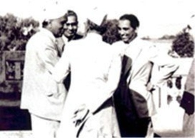 Dr.Homi Bhabha, Nobel Prize laureate C.V. Raman and Indian politician, freedom-fighter and administrator, Sri Prakasa talking at Indian Institute of Science in Bangalore. (@TIFRScience/ Twitter)