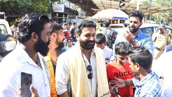 Rishab Shetty visits Siddhi Vinayak temple in Mumbai. 