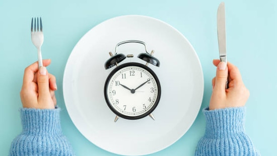 Intermittent fasting can affect female hormones: Research(istockphoto)