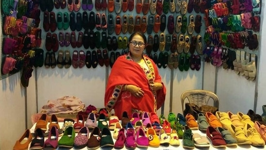 Big bazaar ladies on sale footwear