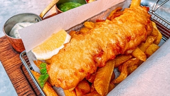Deep fried food items prevent the digestion of other food items, leading to reduction in mental alertness and depression. (Unsplash)