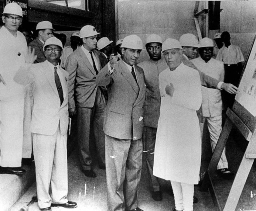 Homi Bhabha with India's first Prime Minister Jawaharlal Nehru.(Congress/ Twitter)