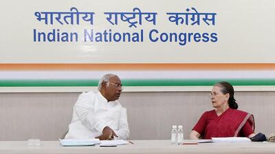 Congress president Mallikarjun Kharge with chairperson of the Congress Parliamentary Party Sonia Gandhi in New Delhi last week. (ANI Photo)