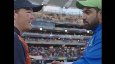 T20 World Cup: Haris Rauf and Bas de Leede exchange words after Pakistan's win vs Netherlands. (Twitter) T20 World Cup: Haris Rauf and Bas de Leede exchange words after Pakistan's win vs Netherlands. (Twitter)