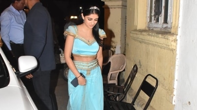 Navya Naveli Nanda turned Jasmine from Aladin. She wore a blue blouse and skirt with golden details as she joined her other friends at a Halloween bash. (Varinder Chawla) 