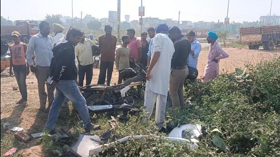A 21-year-old pillion rider on a bike died of a fatal head injury after a speeding car rammed into their two-wheeler, causing him to be tossed up in the air and fall at a distance, at the Sector 77-88 intersection. (HT Photo)