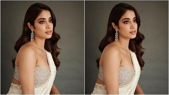 Assisted by makeup artist Sushmita Vankar, Janhvi decked up in nude eyeshadow, black winged eyeliner, black kohl, mascara-laden eyelashes, contoured cheeks and a shade of nude lipstick. (Instagram/@janhvikapoor)