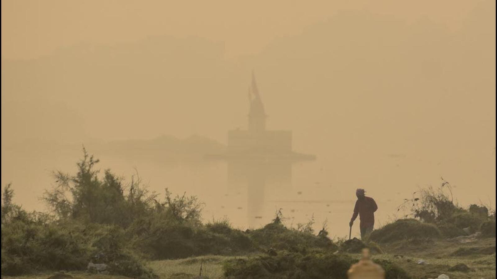 Delhi Air Pollution: #DelhiAirEmergency Trends as Air Quality Worsens in  Delhi NCR