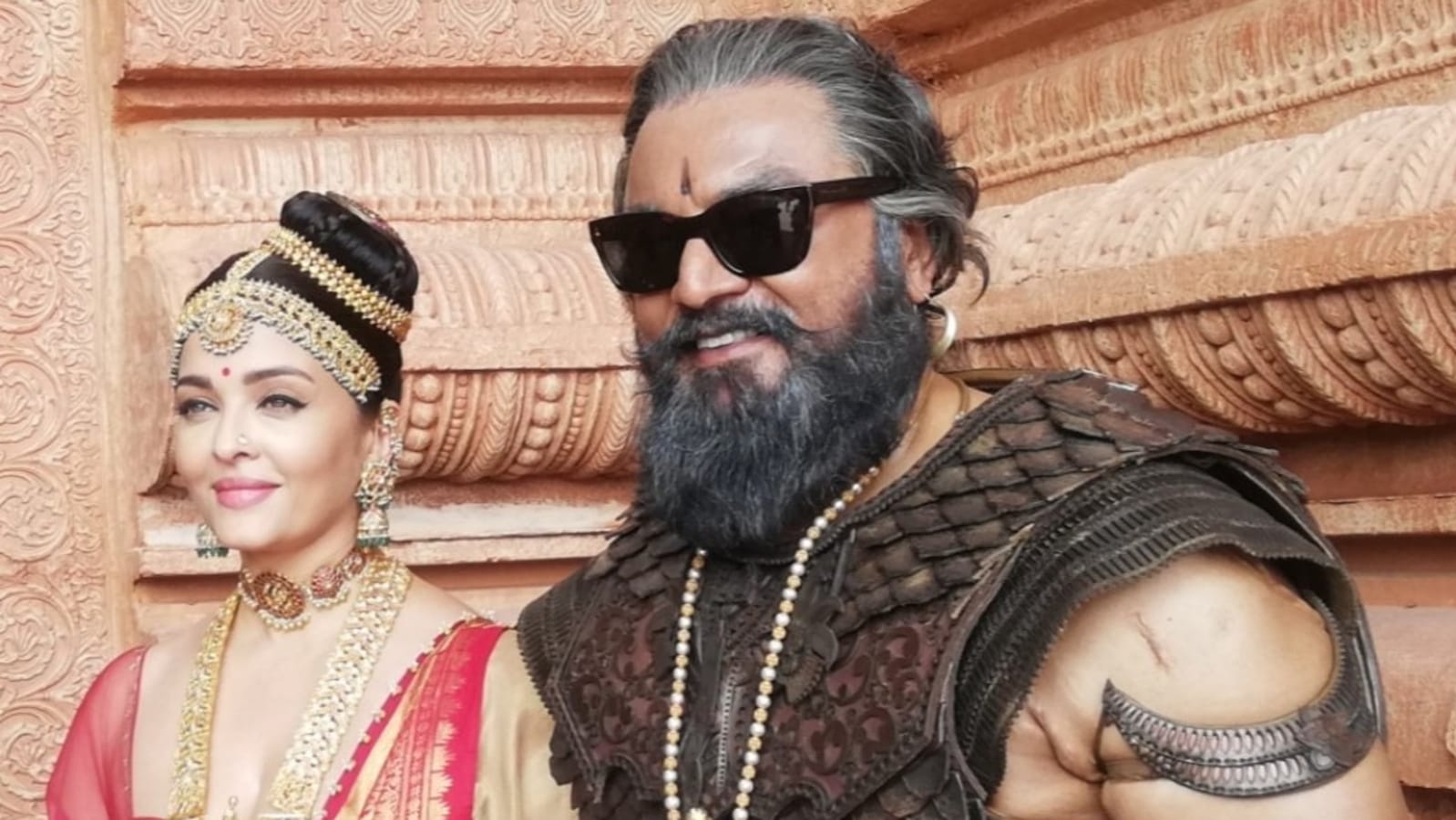 Thusy Sex Iswarya Vedios - Aishwarya Rai looks regal as Sarath Kumar posts pic from PS1 set on her  birthday - Hindustan Times