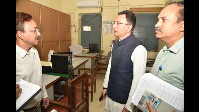 The minister also expressed displeasure over lack of cleanliness and ordered concerned officials to look after sanitation. (HT PHOTO)
