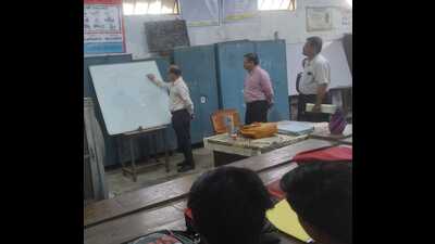 The official directed ITI office-bearers to make the students aware about the new-age courses. (HT PHOTO)