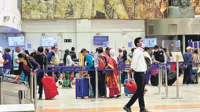 Passengers have repeatedly complained about waiting in long queues and the luggage check-in process being delayed by hours in the last few weeks, especially due to the festive season. (HT PHOTO) Passengers have repeatedly complained about waiting in long queues and the luggage check-in process being delayed by hours in the last few weeks, especially due to the festive season. (HT PHOTO)
