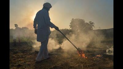 Amid the surge in the incidents of farm fires in Haryana, the air quality index of two industrial cities of the state Faridabad and Bahaduragh reached 400 level. (PTI File Photo) Amid the surge in the incidents of farm fires in Haryana, the air quality index of two industrial cities of the state Faridabad and Bahaduragh reached 400 level. (PTI File Photo)