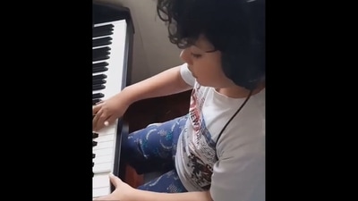 Young boy performing a cover of Queen's iconic rock song Bohemian Rhapsody on piano. (Twitter/@GoodNewsCorres1) Young boy performing a cover of Queen's iconic rock song Bohemian Rhapsody on piano. (Twitter/@GoodNewsCorres1)