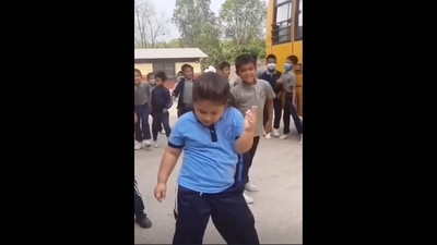 Snoop Dogg shared the viral video of the girl dancing to Saami Saami from the film Pushpa: The Rise. (Instagram/@snoopdogg) Snoop Dogg shared the viral video of the girl dancing to Saami Saami from the film Pushpa: The Rise. (Instagram/@snoopdogg)